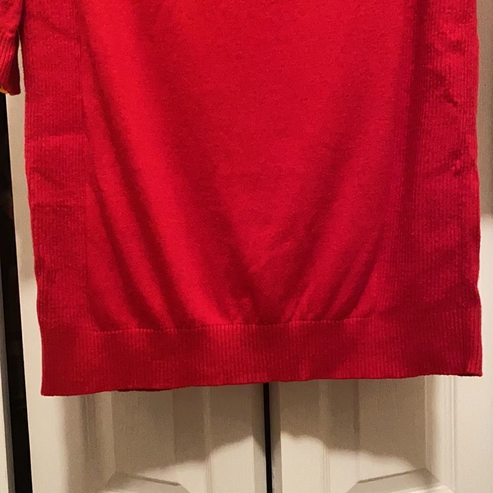 Express Ladies Red Sweater Size L. - Picture 8 of 10